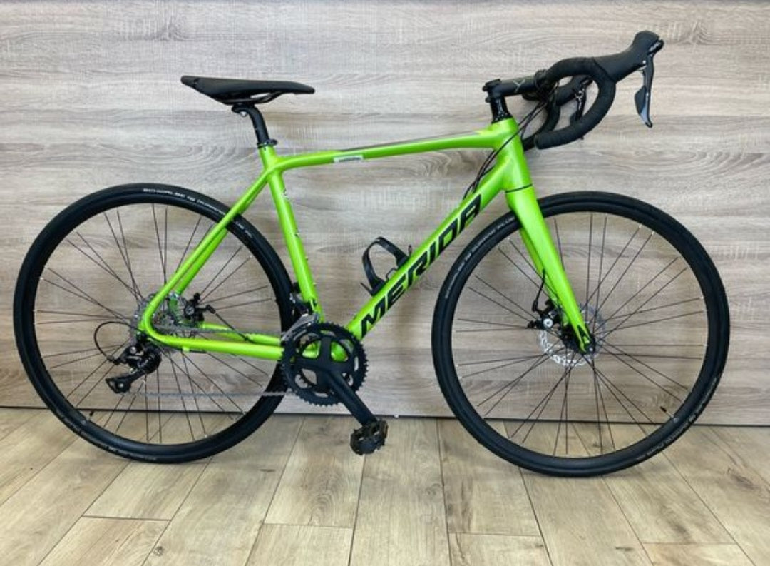 Merida Scultura 200D Disc Road Bike Green / Black (used)